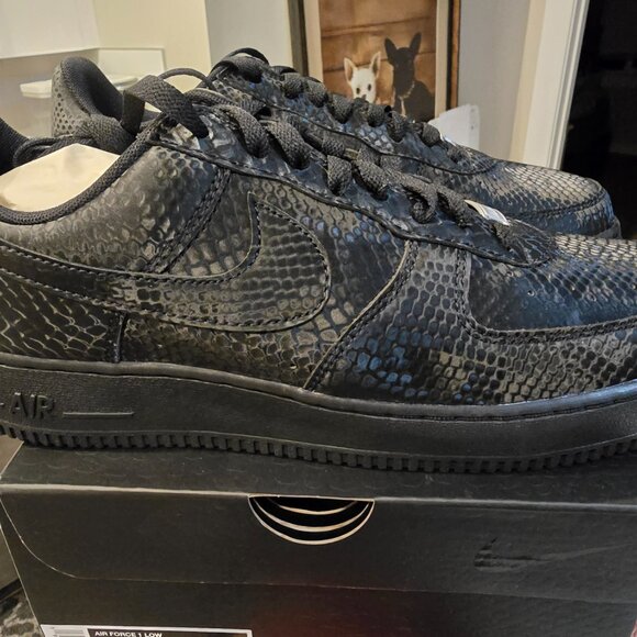 Nike Air Force 1 Low Kobe Triple Black Mens IB0018003 Size 10 2025 NEW - Picture 2 of 16
